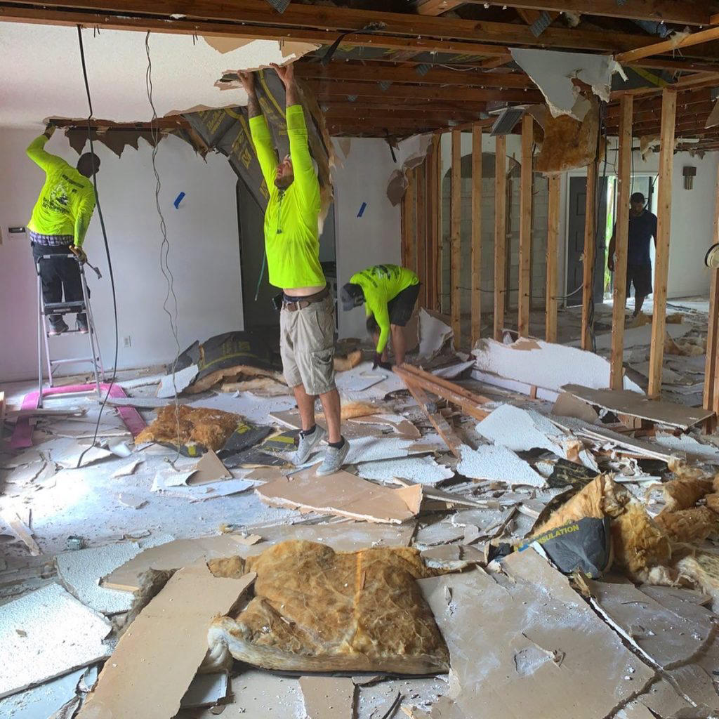  ¿Necesita derribar y reconstruir una propiedad en El Vendrell? EcoServeis es su mejor opción